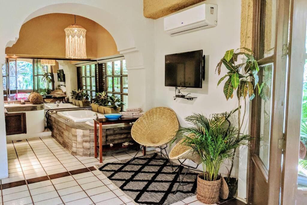 Steps To Ocean Huge Private Pool In Exclusive Fase 1 Playacar Villa Playa del Carmen